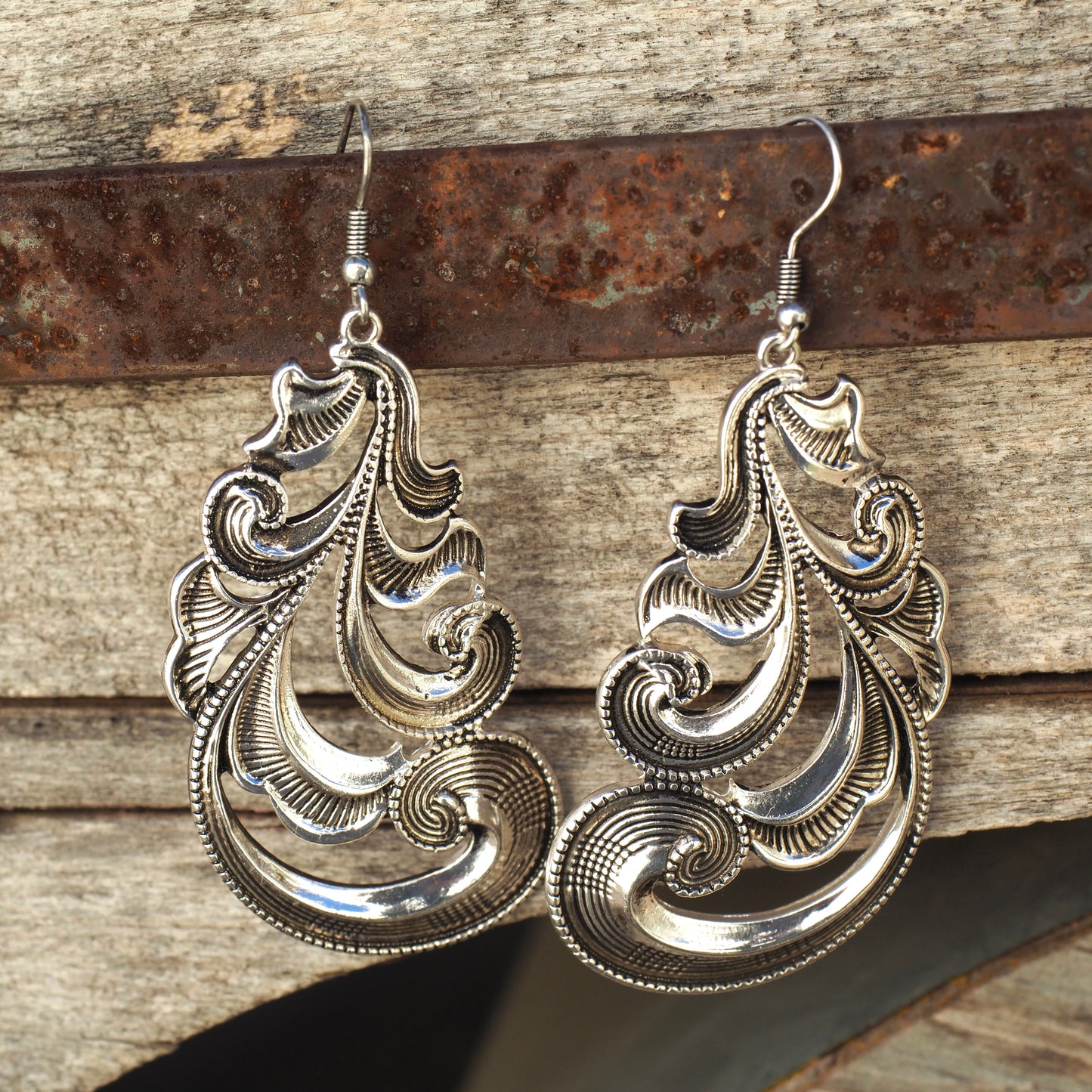 Swirled Tooled Earring in Silver Color